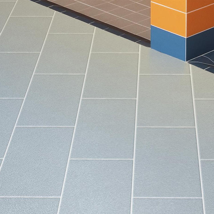 Где используют противоскользящий керамогранит