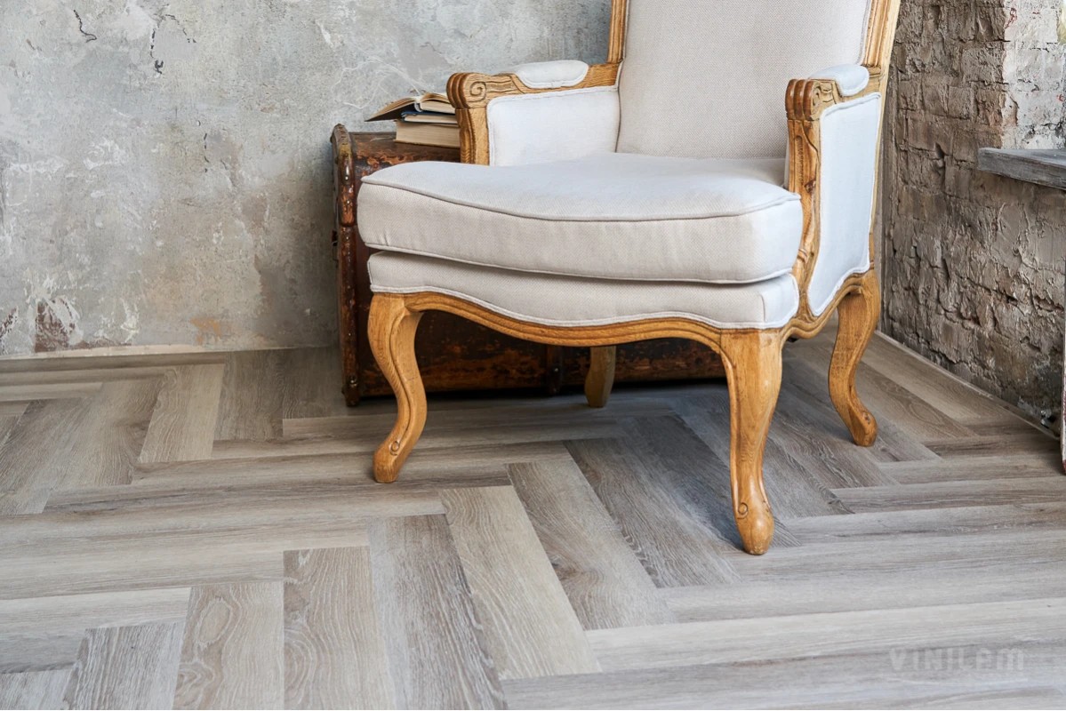 LVT ламинат VINILAM Parquet Herringbone Glue 43кл IS11122 Паркет Эрмитаж Glue